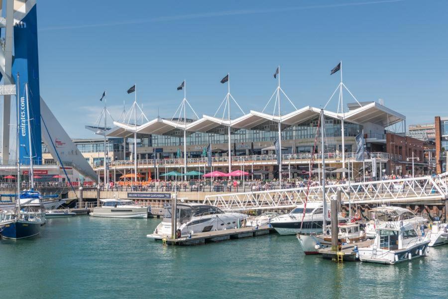 City Centre Apartment Portsmouth Eksteriør billede